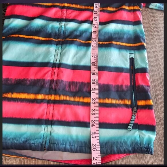 The North Face Striped Hooded Jacket - Picture 7 of 7